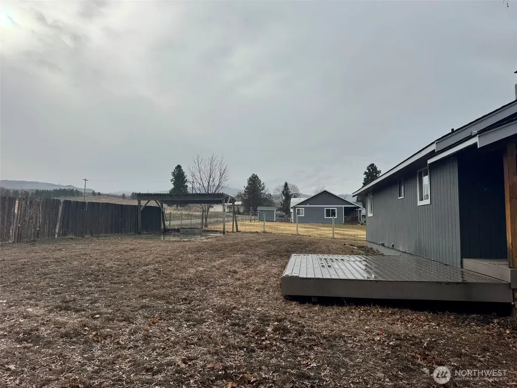 21 Orchard Loop Road N Tonasket WA 98855