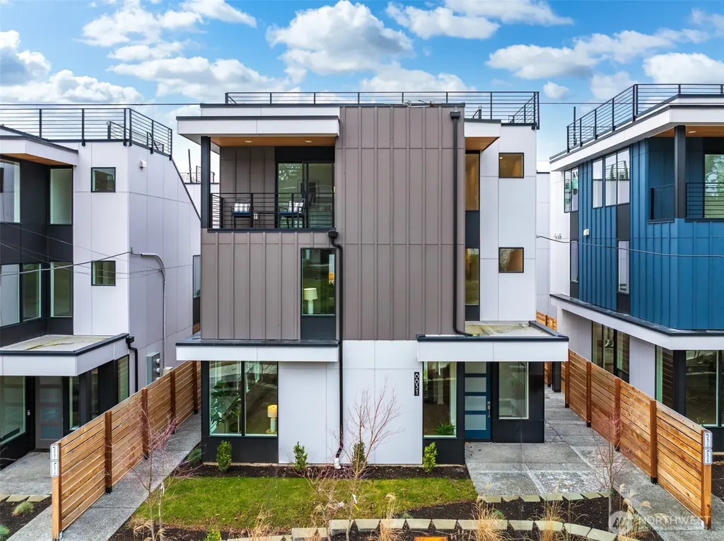8831 Wallingford Avenue N Seattle WA 98103