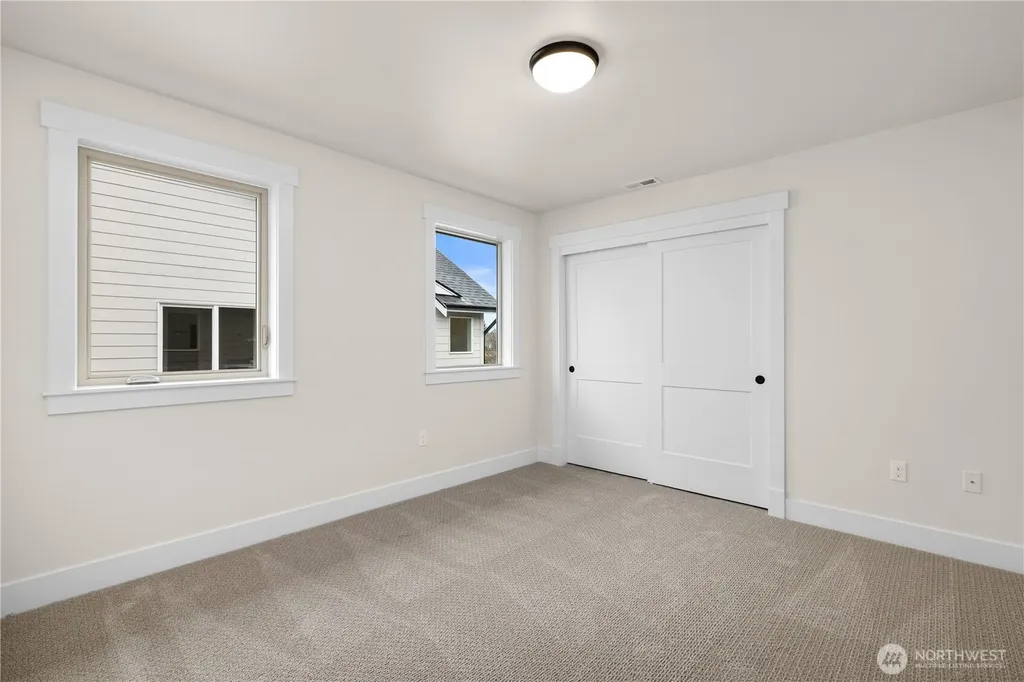 1632 Lockridge Loop E Enumclaw WA 98022