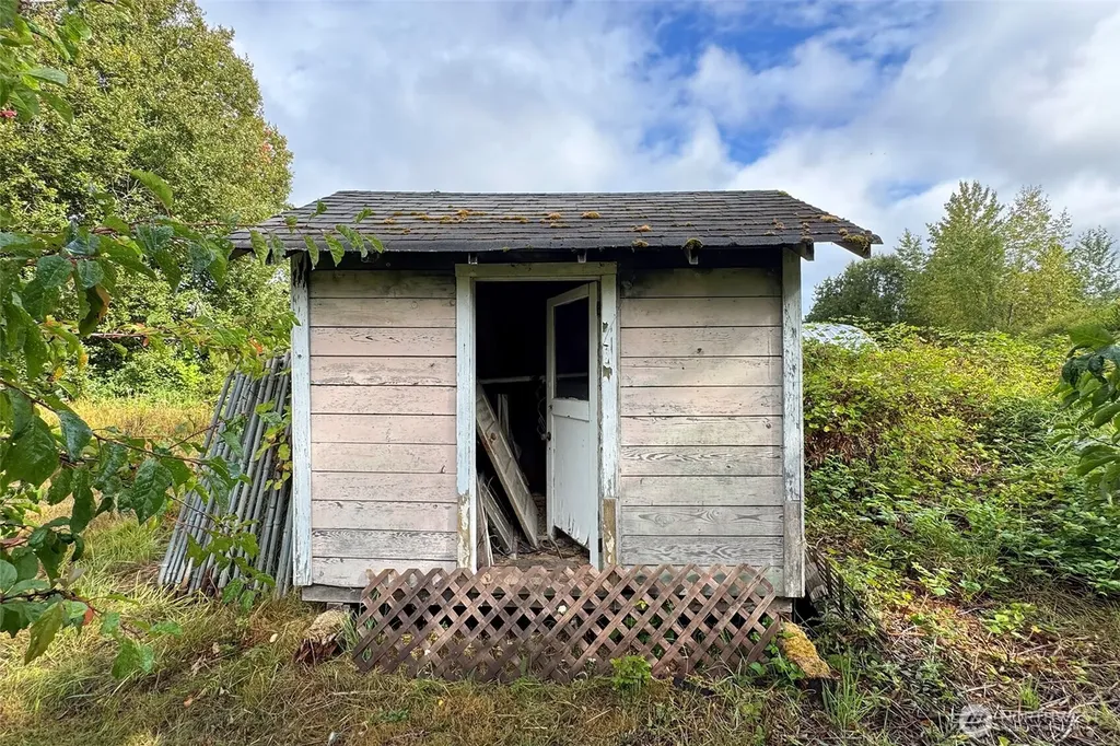3951 S Tyler Road Port Angeles WA 98363