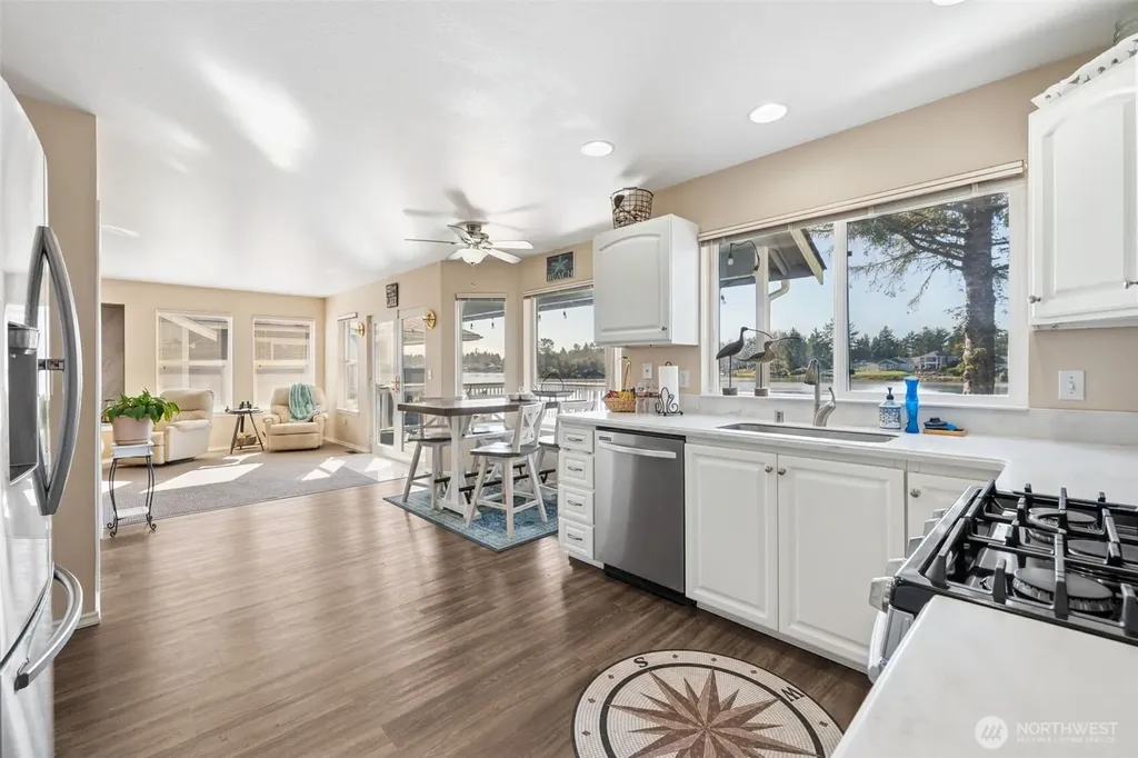 385 Eagle Nest Court SE Ocean Shores WA 98569