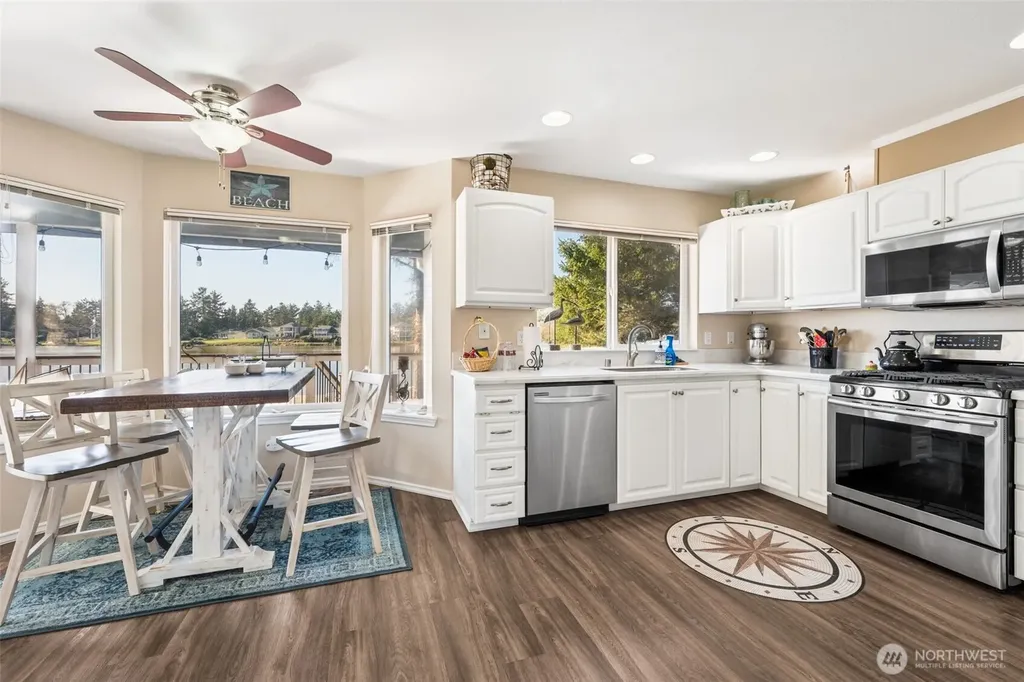385 Eagle Nest Court SE Ocean Shores WA 98569