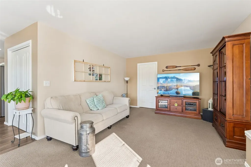 385 Eagle Nest Court SE Ocean Shores WA 98569