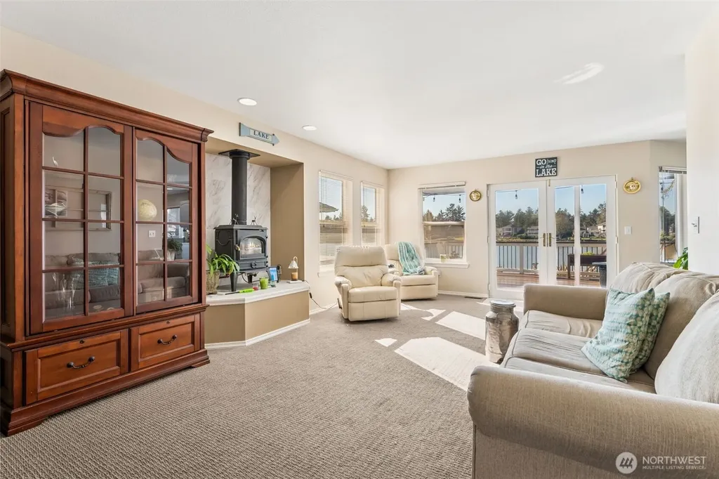 385 Eagle Nest Court SE Ocean Shores WA 98569
