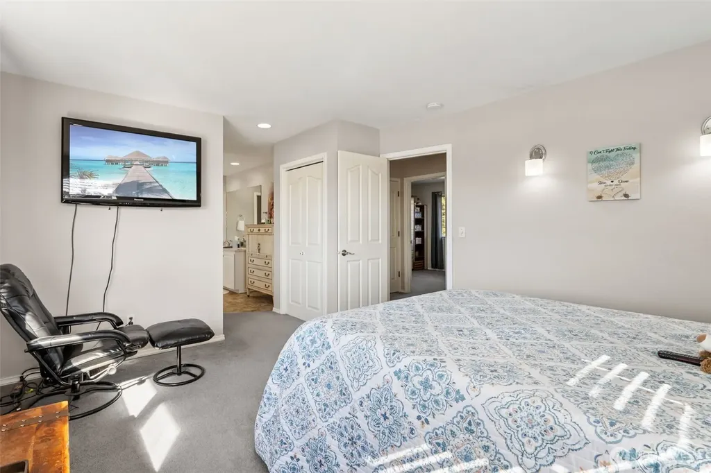 385 Eagle Nest Court SE Ocean Shores WA 98569