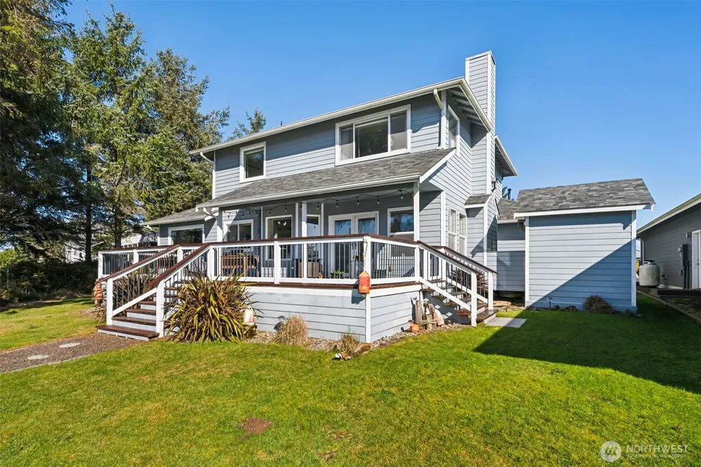 385 Eagle Nest Court SE Ocean Shores WA 98569