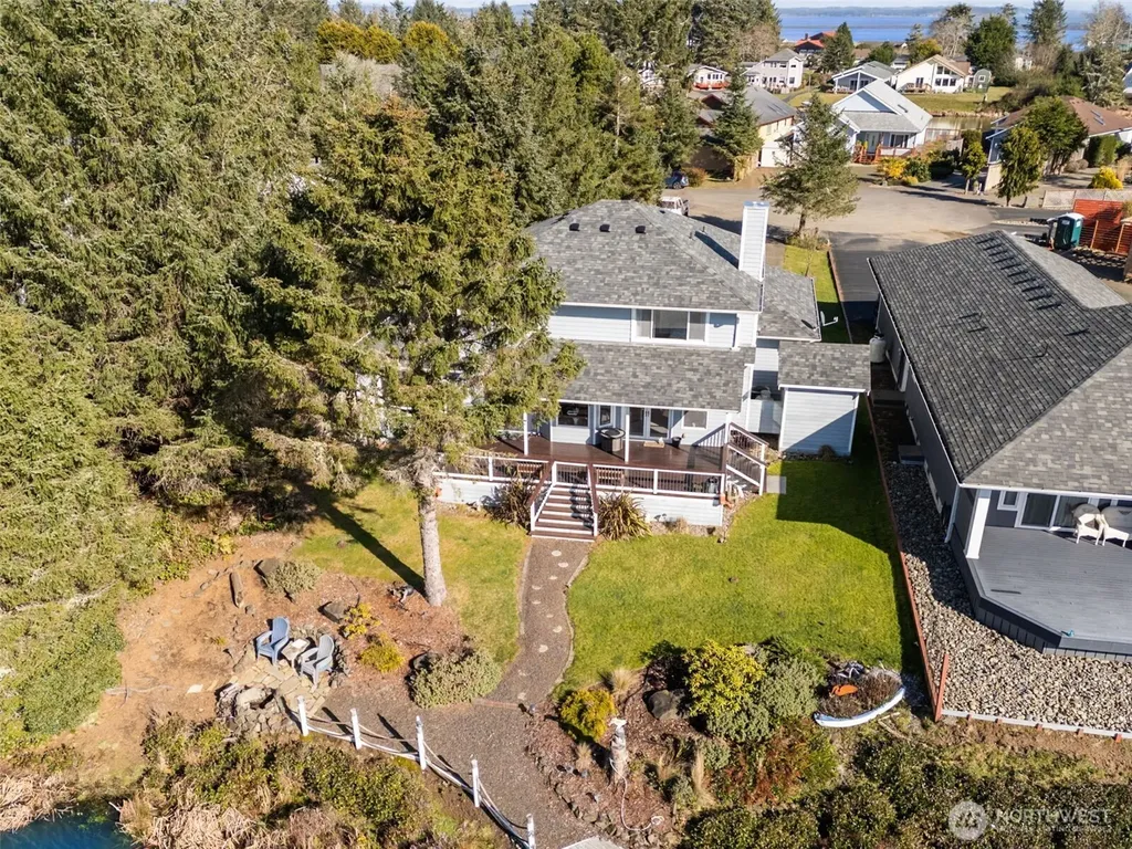 385 Eagle Nest Court SE Ocean Shores WA 98569