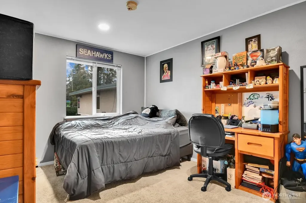 21225 76th Avenue W Edmonds WA 98026