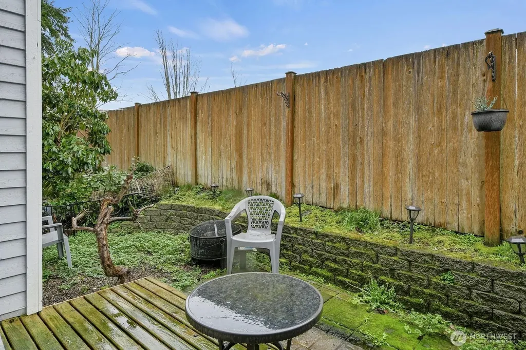 21225 76th Avenue W Edmonds WA 98026