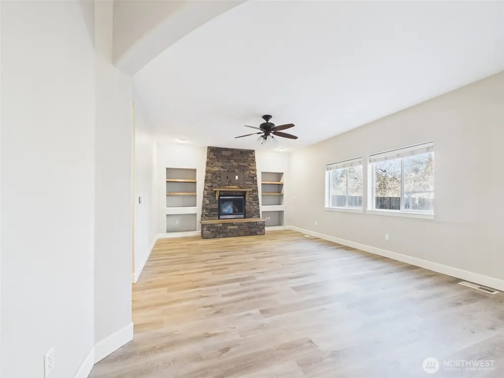 11805 1st Place Lake Stevens WA 98258