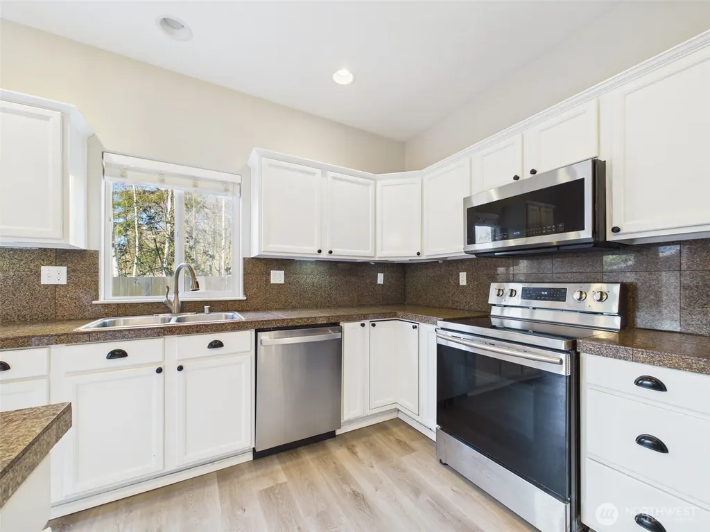 11805 1st Place Lake Stevens WA 98258