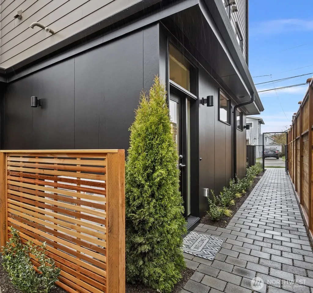 7336 27th Avenue NW Seattle WA 98117