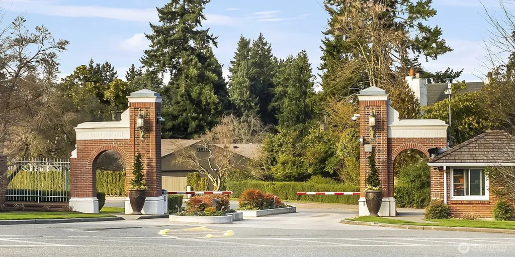 1118000703 Broadmoor Drive E Seattle WA 98112