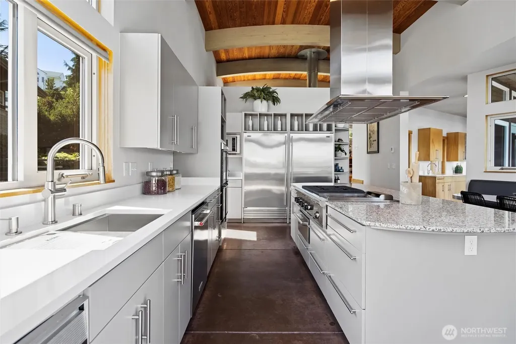 4502 55th Avenue NE Seattle WA 98105