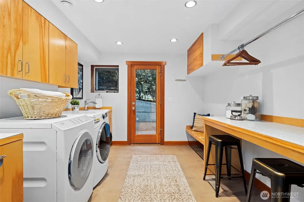 4502 55th Avenue NE Seattle WA 98105