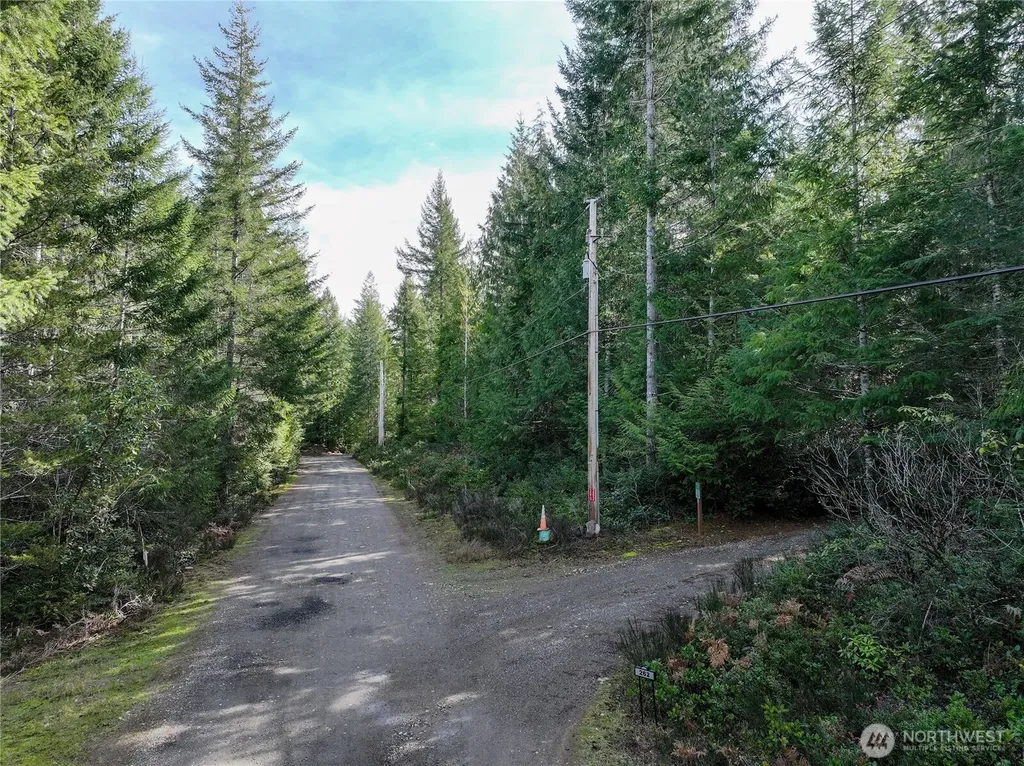 260 NE Kissin Tree Lane Tahuya WA 98588