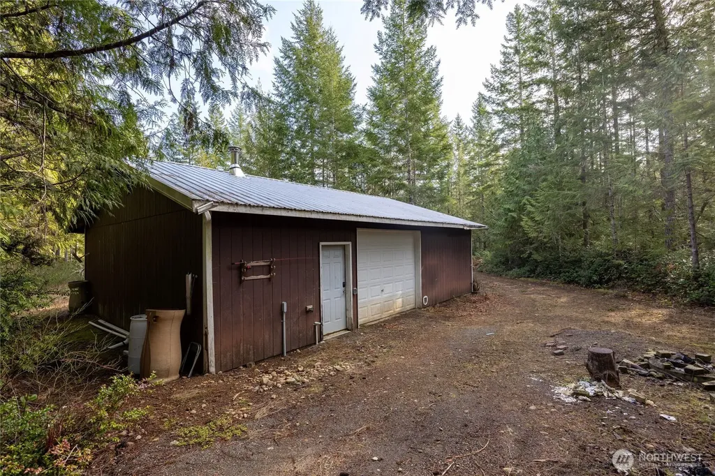 260 NE Kissin Tree Lane Tahuya WA 98588