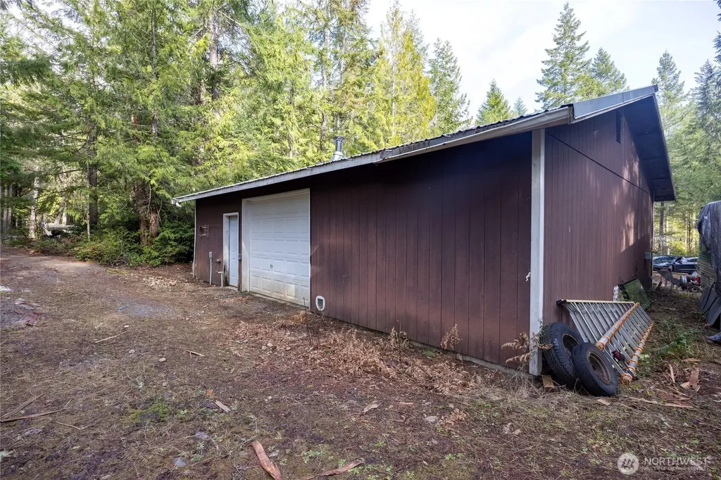 260 NE Kissin Tree Lane Tahuya WA 98588
