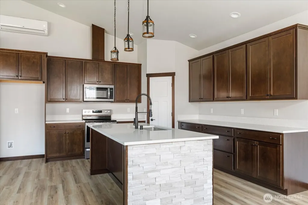 926 NW Shire Street Oak Harbor WA 98277
