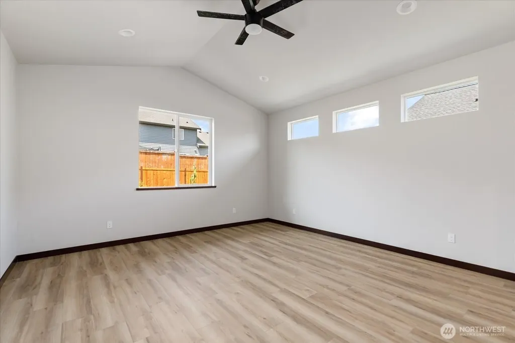 926 NW Shire Street Oak Harbor WA 98277