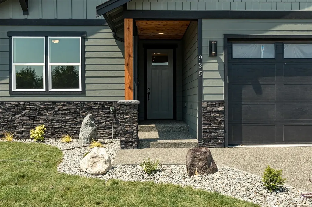926 NW Shire Street Oak Harbor WA 98277