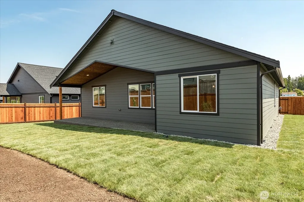 926 NW Shire Street Oak Harbor WA 98277