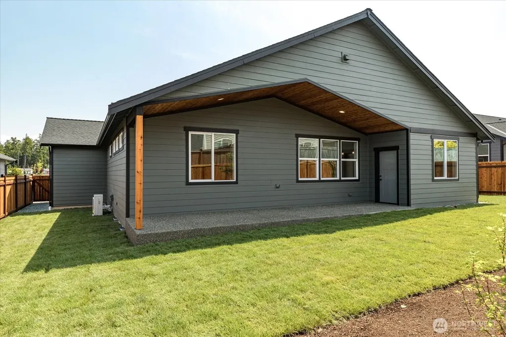 926 NW Shire Street Oak Harbor WA 98277