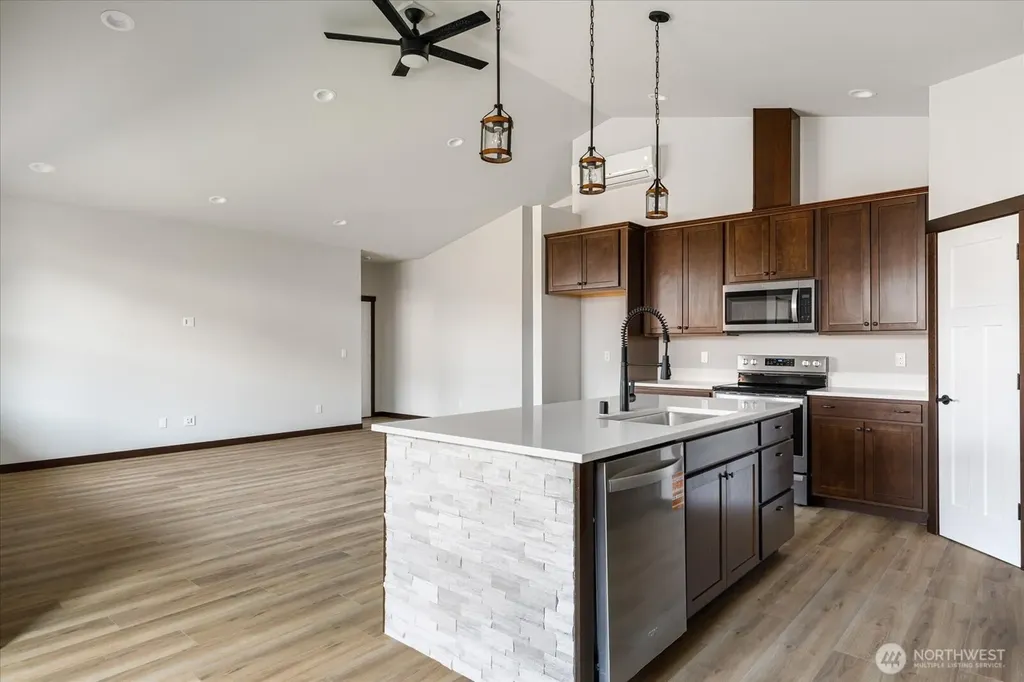 926 NW Shire Street Oak Harbor WA 98277