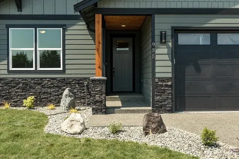 926 NW Shire Street Oak Harbor WA 98277