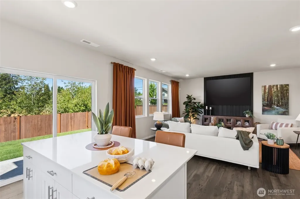 542 Wall Street Buckley WA 98321