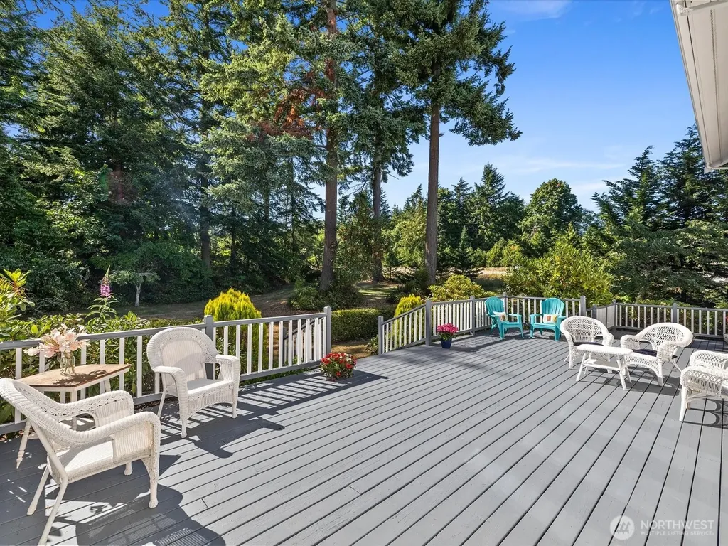 230 Rocky Mountain High Road Camano Island WA 98282