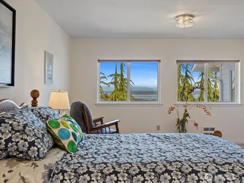 230 Rocky Mountain High Road Camano Island WA 98282