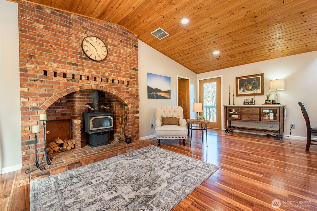 1733 E Woodhaven Port Angeles WA 98362