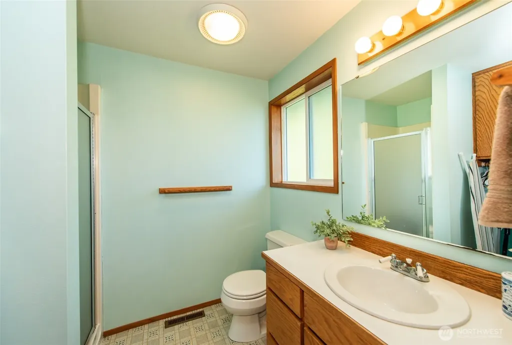 1733 E Woodhaven Port Angeles WA 98362