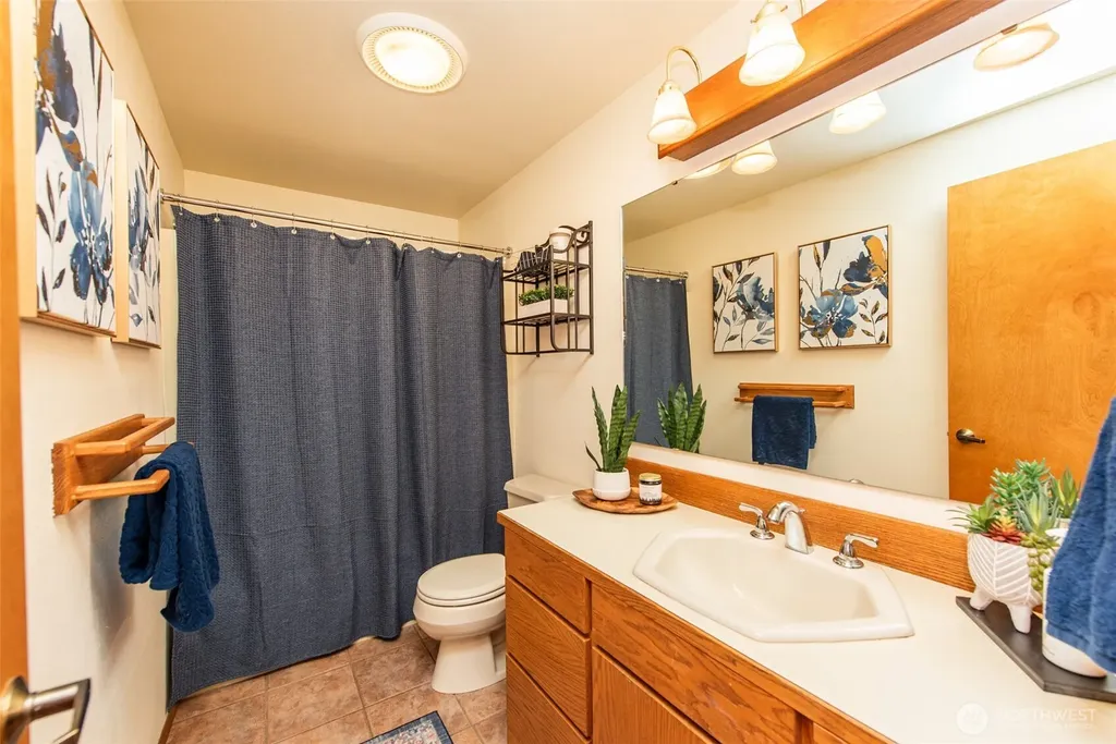 1733 E Woodhaven Port Angeles WA 98362