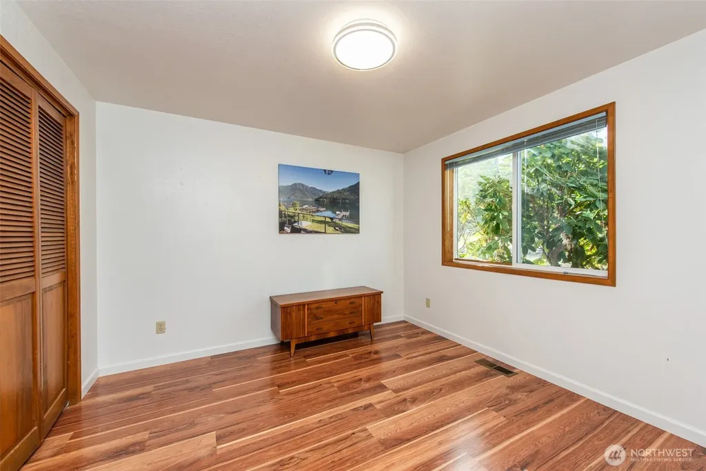 1733 E Woodhaven Port Angeles WA 98362
