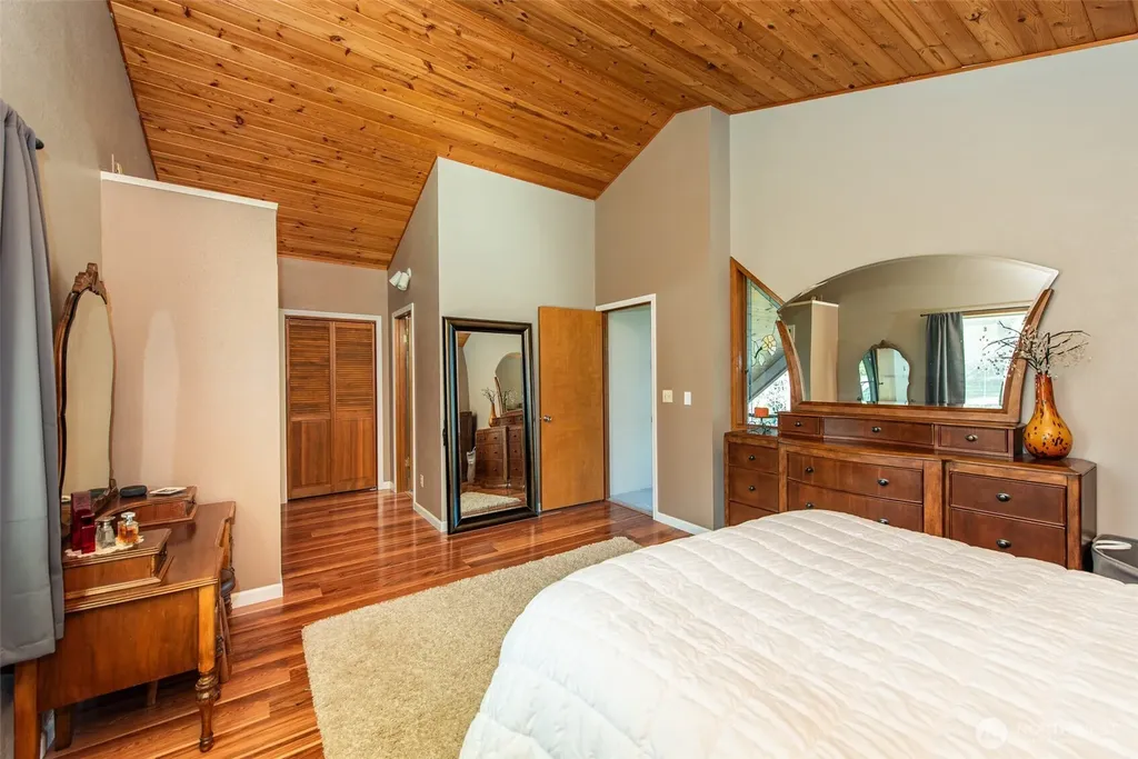 1733 E Woodhaven Port Angeles WA 98362