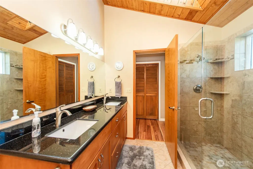 1733 E Woodhaven Port Angeles WA 98362