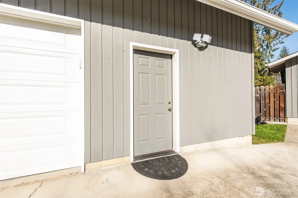 1733 E Woodhaven Port Angeles WA 98362