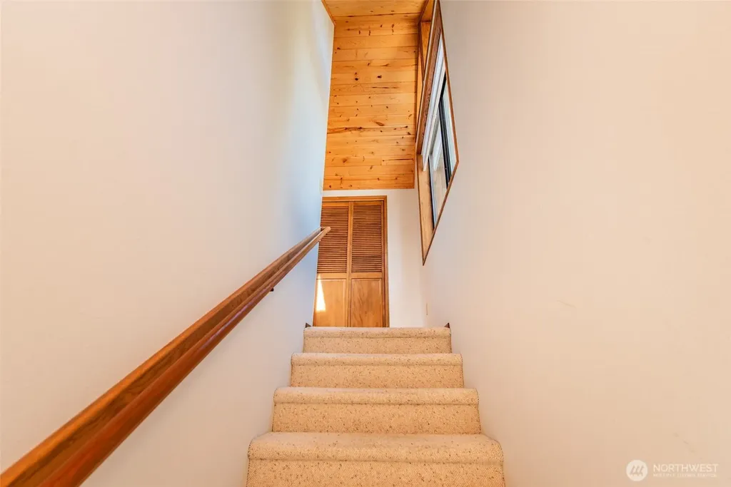 1733 E Woodhaven Port Angeles WA 98362