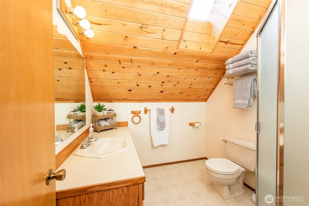 1733 E Woodhaven Port Angeles WA 98362