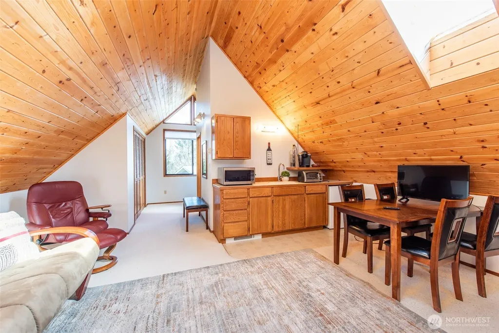 1733 E Woodhaven Port Angeles WA 98362