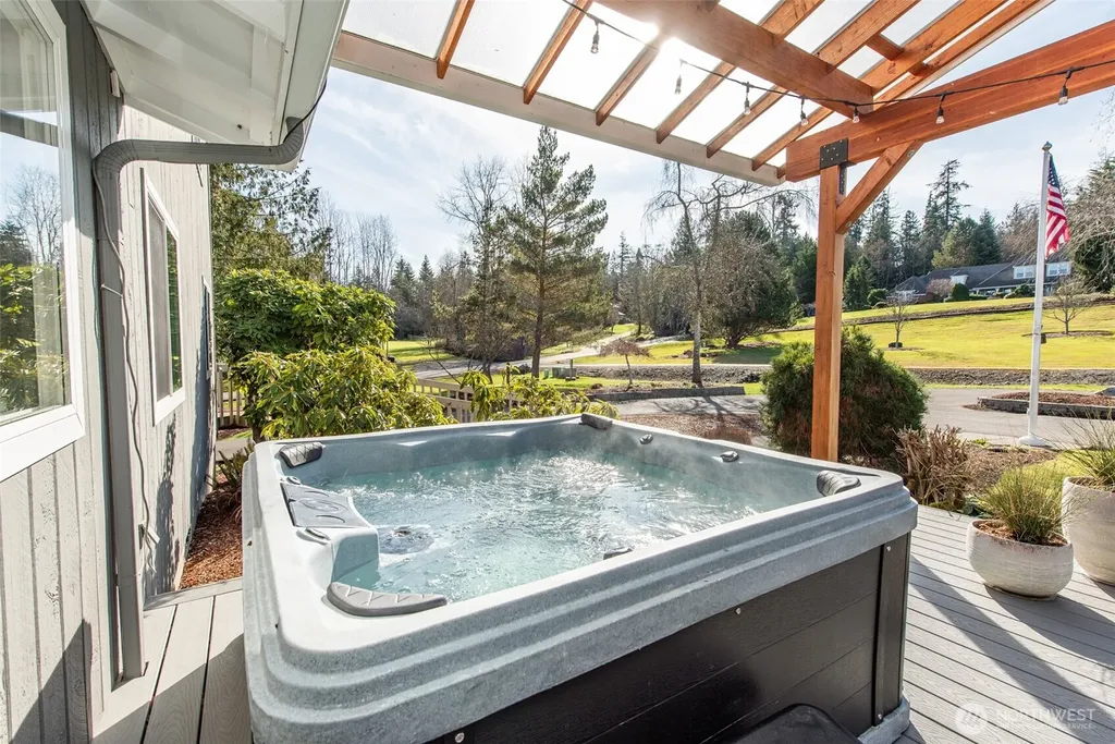 1733 E Woodhaven Port Angeles WA 98362