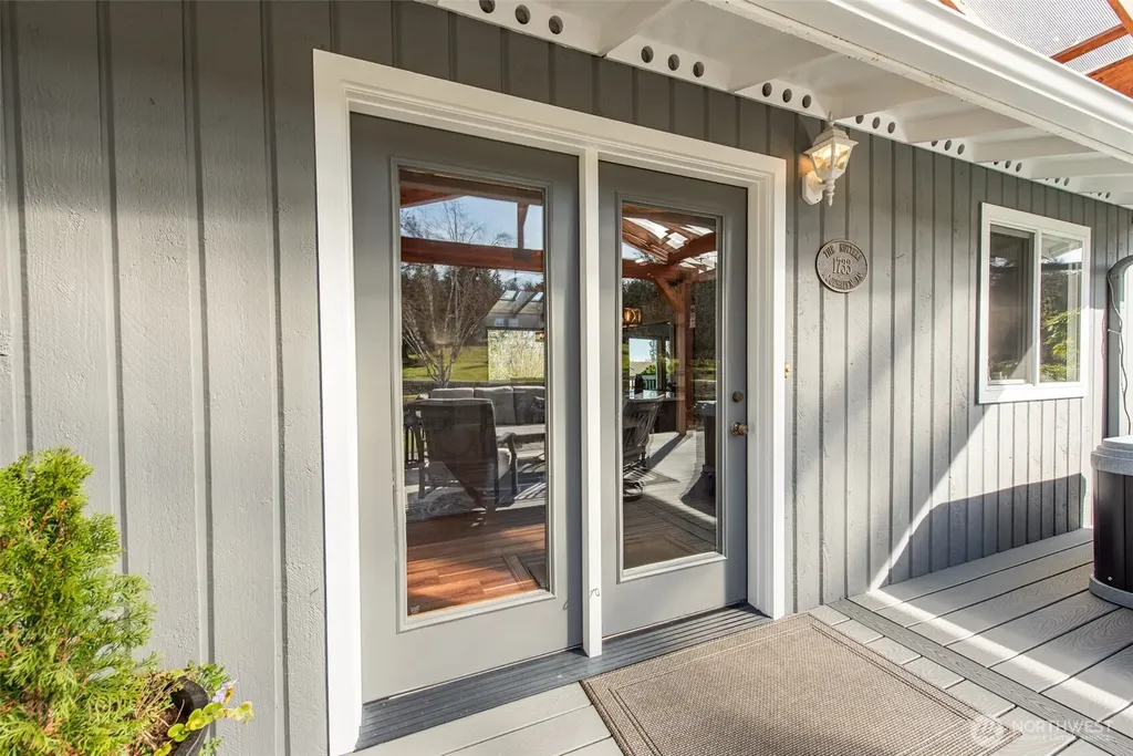 1733 E Woodhaven Port Angeles WA 98362