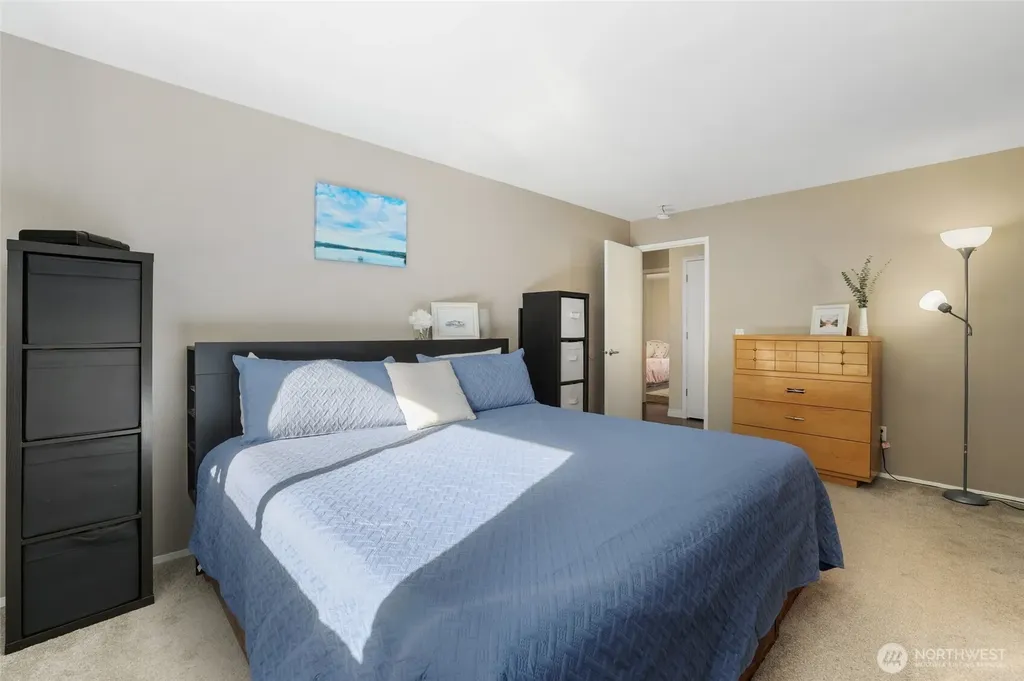 13701 SE 275th Place Kent WA 98042