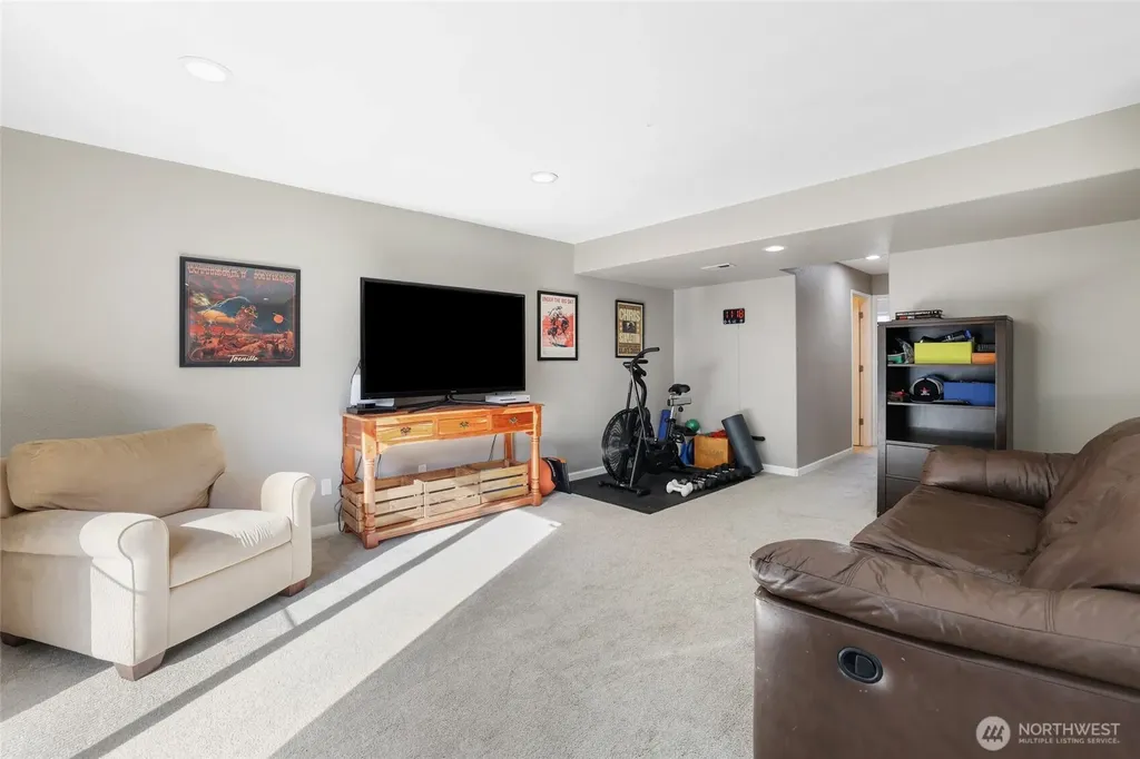 13701 SE 275th Place Kent WA 98042