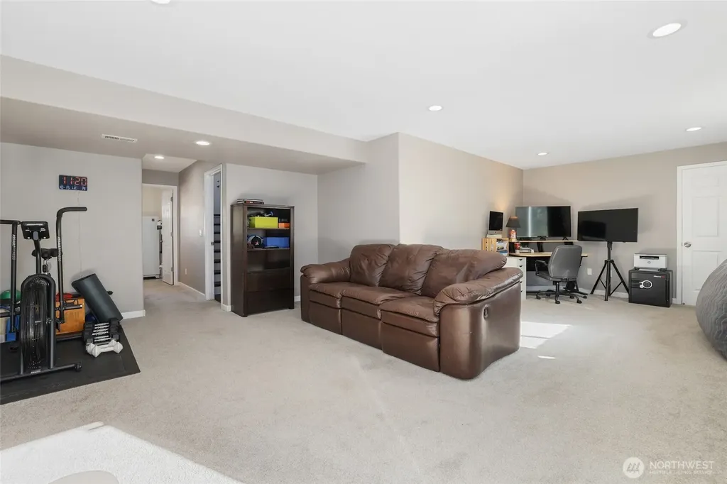 13701 SE 275th Place Kent WA 98042