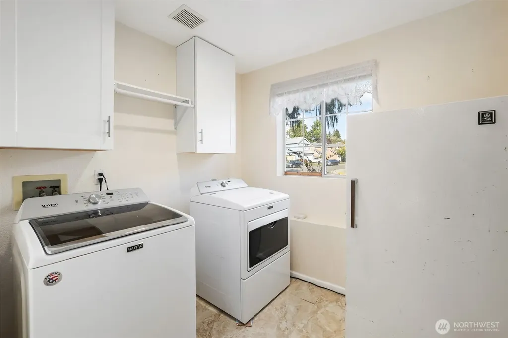 13701 SE 275th Place Kent WA 98042