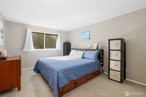 13701 SE 275th Place Kent WA 98042