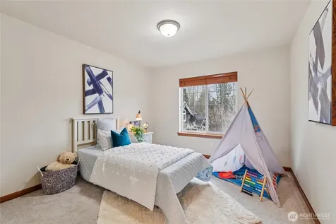 8827 NE 148th Place Kenmore WA 98028